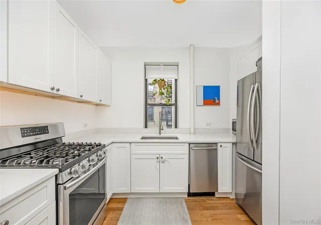 4th image of 35 Crown St, New York, NY 11225