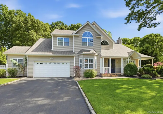 2nd image of 10 Cayla Ln, Port Jefferson Station, NY 11776 | MLS# 999516