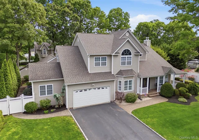 4th image of 10 Cayla Ln, Port Jefferson Station, NY 11776 | MLS# 999516