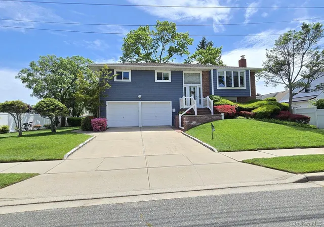 1st image of 15 6th Ave, Farmingdale, NY 11735 | MLS# 999523