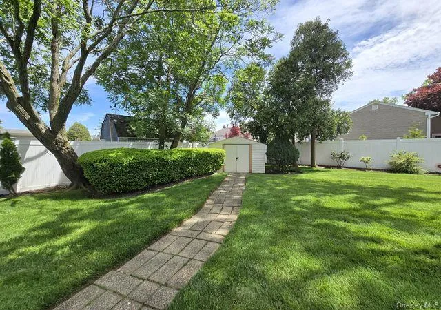 Photo 3 of Sale Pending at 15 6th Avenue, Farmingdale, NY 11735 | MLS# 999523 | Listing updated on 2026-06-29
