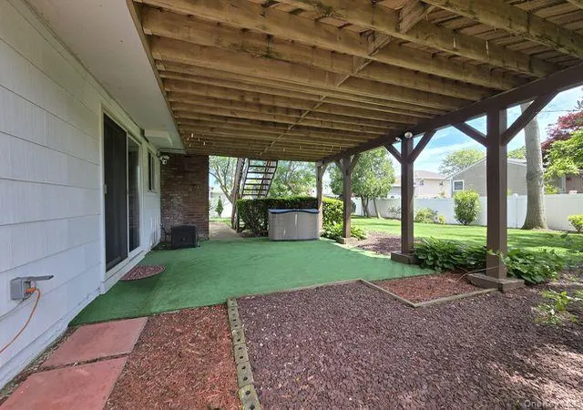 Photo 3 of Sale Pending at 15 6th Avenue, Farmingdale, NY 11735 | MLS# 999523 | Listing updated on 2026-06-29