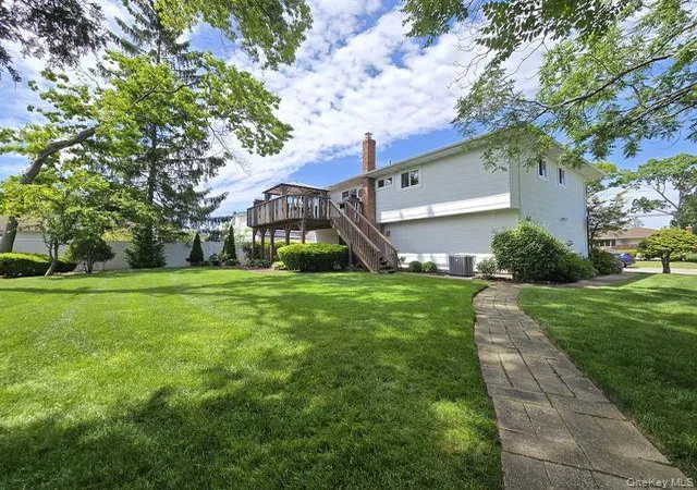 Photo 4 of Sale Pending at 15 6th Avenue, Farmingdale, NY 11735 | MLS# 999523 | Listing updated on 2026-06-29