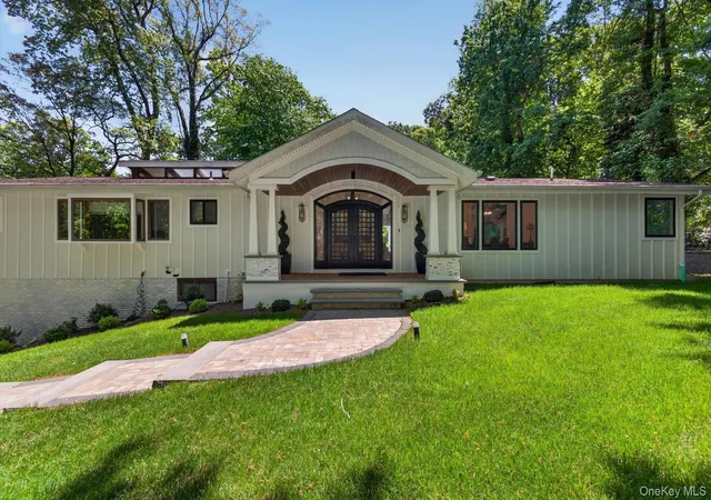 2nd image of 18 W Mall Dr, Huntington, NY 11743 | MLS# 999529