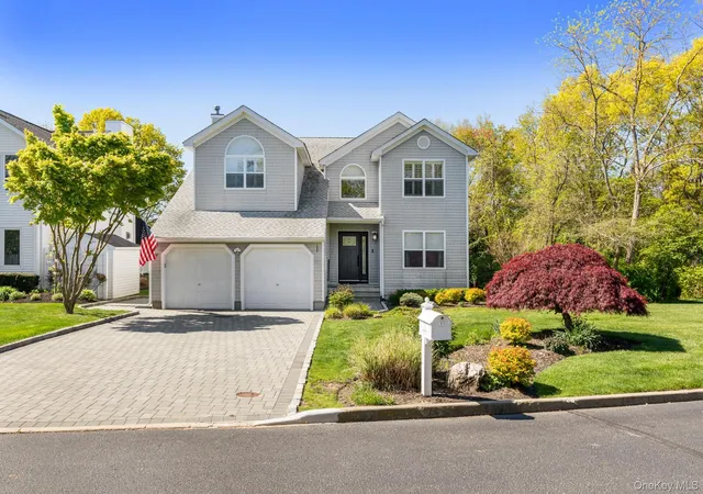 1st image of 1 Fairwind Ct, Oakdale, NY 11769 | MLS# 999539