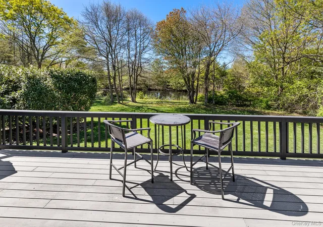 4th image of 1 Fairwind Ct, Oakdale, NY 11769 | MLS# 999539