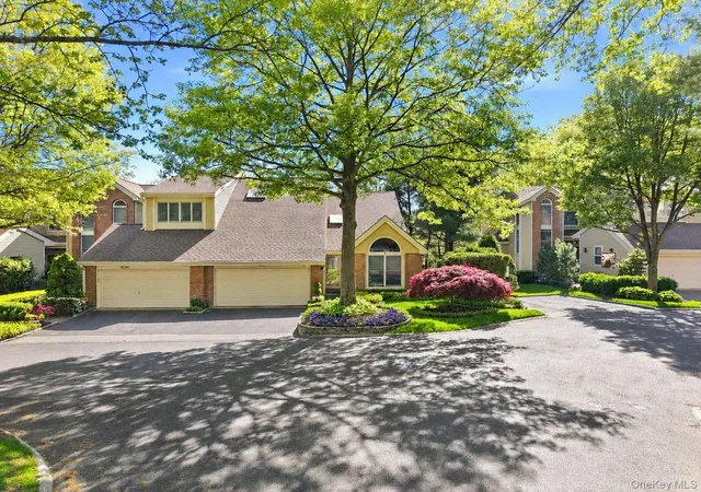2nd image of 31 Willow Ridge Dr, Smithtown, NY 11787 | MLS# 999550