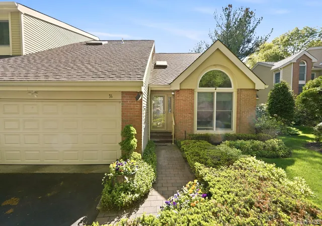 4th image of 31 Willow Ridge Dr, Smithtown, NY 11787 | MLS# 999550