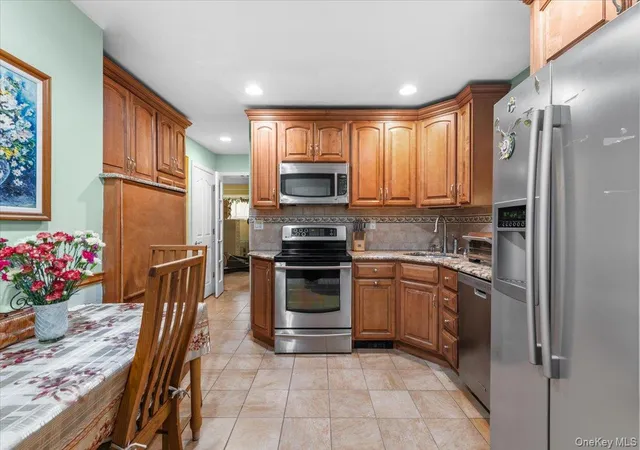 Photo 3 of Sale Pending at 57 Meeting Ln, Hicksville, NY 11801 | MLS# 999551 | Listing updated on 2026-07-15