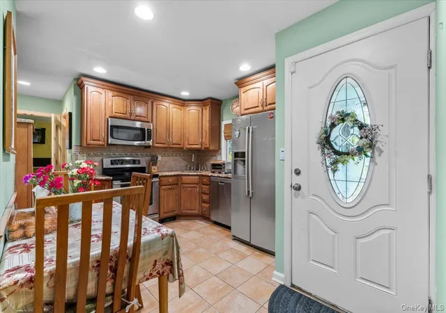 Photo 4 of Sale Pending at 57 Meeting Ln, Hicksville, NY 11801 | MLS# 999551 | Listing updated on 2026-07-15