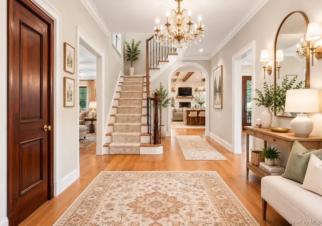 5th image of 79 Aldershot Ln, North Hempstead, NY 11030 | MLS# 999554