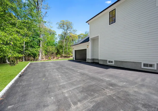 5th image of 9 Wilderness Rd, Smithtown, NY 11780 | MLS# 999556