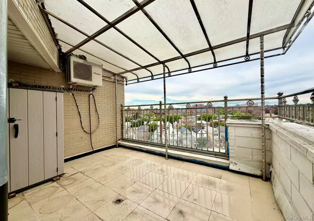22nd image of 82 15 Queens Blvd #PH-B, Elmhurst, NY 11373 | MLS# 999565