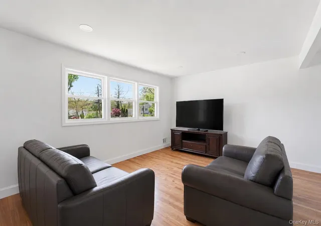 3rd image of 125 Missouri Ave, Islip, NY 11706 | MLS# 999571