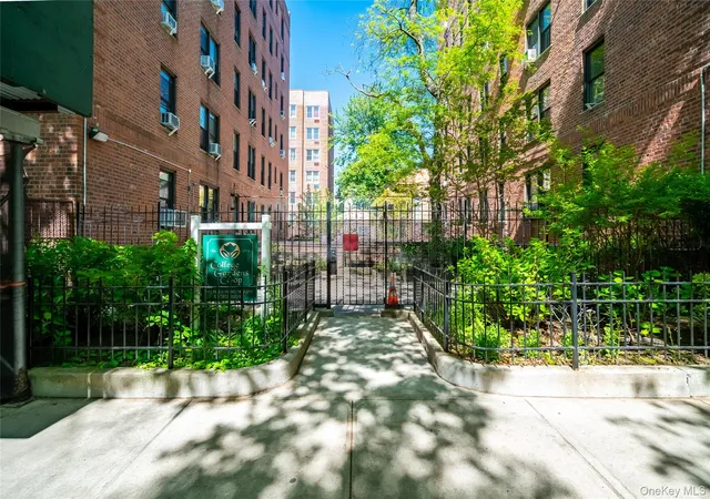4th image of 3535 Kings College Pl, New York City, NY 10467