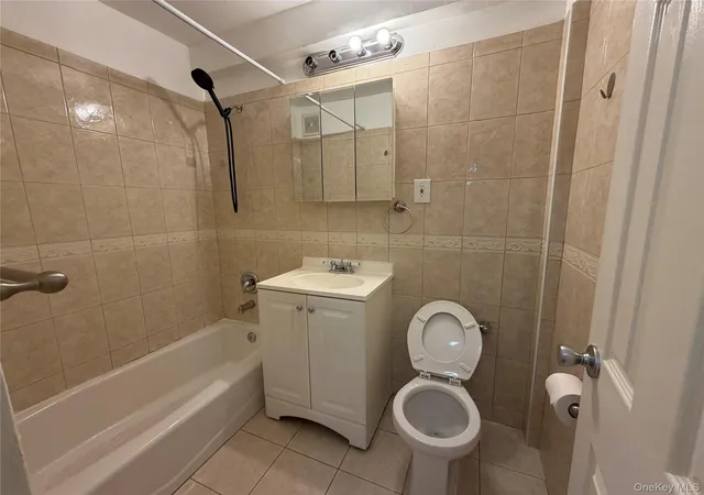 2nd image of 83 30 Vietor Ave #312, Elmhurst, NY 11373 | MLS# 999590
