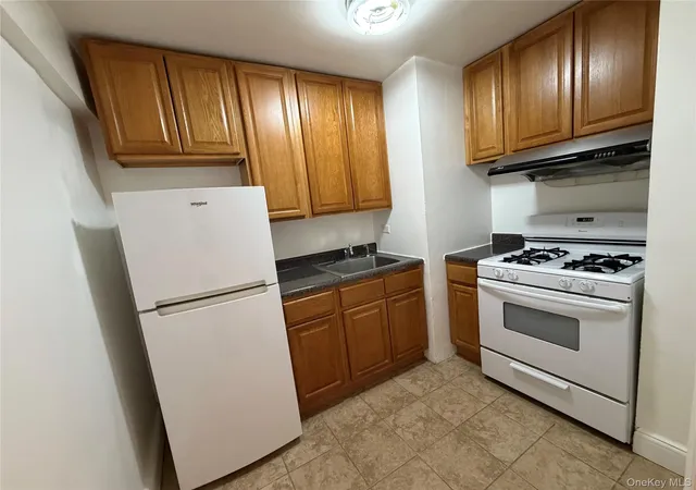 4th image of 83-30 Vietor Ave #312, Elmhurst, NY 11373 | MLS# 999590