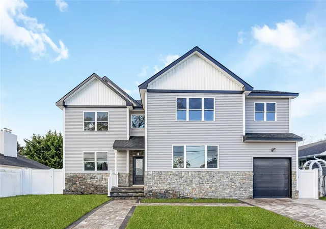Single family home for sale at 224 Oconnell St, Oyster Bay, NY 11762 | MLS# 999597