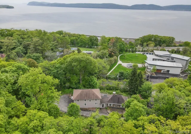 3rd image of 1225 Albany Post Rd, Cortlandt, NY 10520 | MLS# 999613