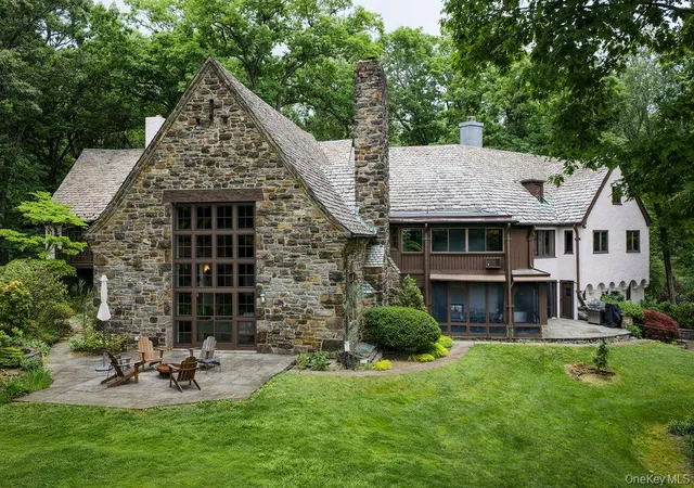 Photo 3 of Sale Pending at 335 Croton Dam Rd, Ossining, NY 10562 | MLS# 999615 | Listing updated on 2026-09-01