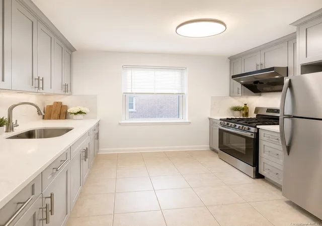 Listing Photo 4 - Condo for sale in Georgetown Mews located at 7012 Kissena Blvd, New York, NY 11367 - Unit #102A