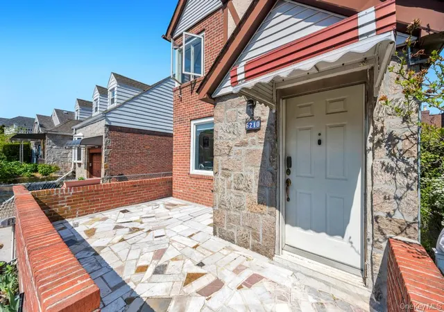 Photo 4 of Sale Pending at 6210 Boelsen Crescent, Rego Park, NY 11374 | MLS# 999633 | Listing updated on 2026-08-21
