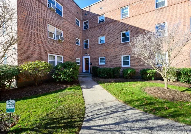 Homes for sale in Greenburgh, NY | 330 S Broadway, Greenburgh, NY 10591