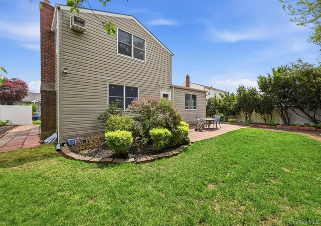 4th image of 249 N 6Th St, Oyster Bay, NY 11714 | MLS# 999672