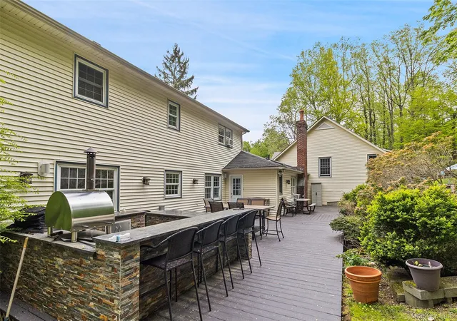 3rd image of 2 Watergate Dr, Somers, NY 10501 | MLS# 999673
