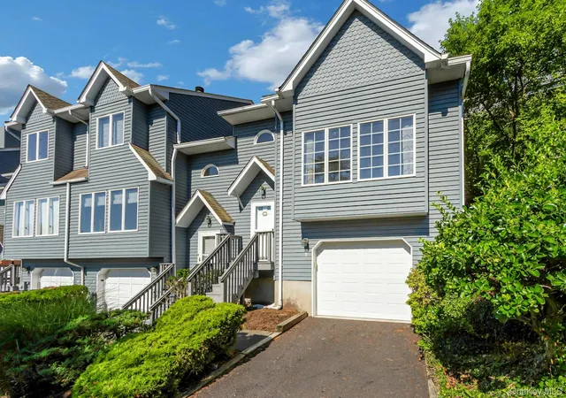 2nd image of 8 Village Gate Wy #8, Orangetown, NY 10960 | MLS# 999736