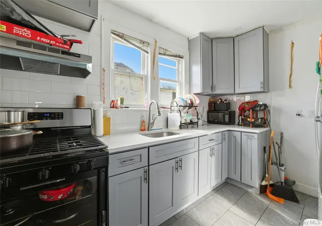 Photo 3 of House for sale at 160 Broad St, Williston Park, NY 11596 | MLS# 999752 | Listing updated on 2026-06-15