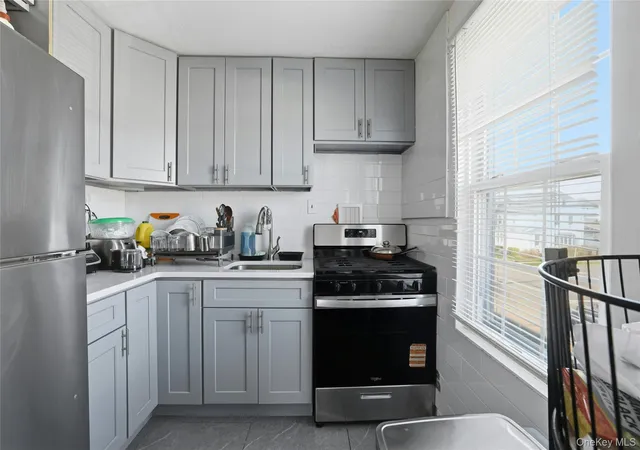 Photo 4 of House for sale at 160 Broad St, Williston Park, NY 11596 | MLS# 999752 | Listing updated on 2026-06-15