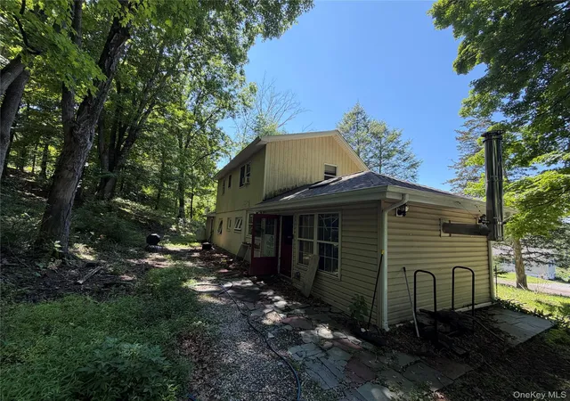 1st image of 34 Upper Hillman Rd, Warwick (town), NY 10990 | MLS# 999771