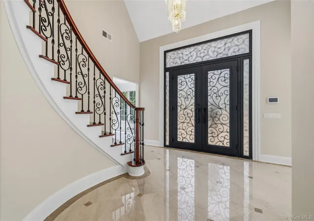 5th image of 68 Maple Ave, Oyster Bay, NY 11714 | MLS# 999787