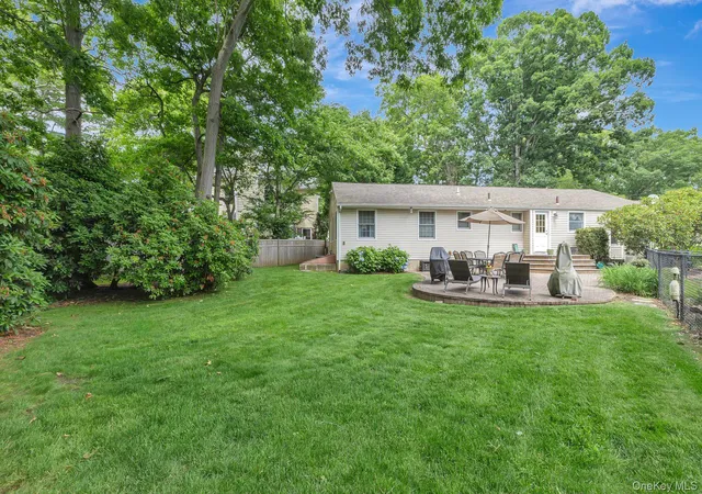 22nd image of 28 King Arthurs Ct, Smithtown, NY 11780 | MLS# 999791