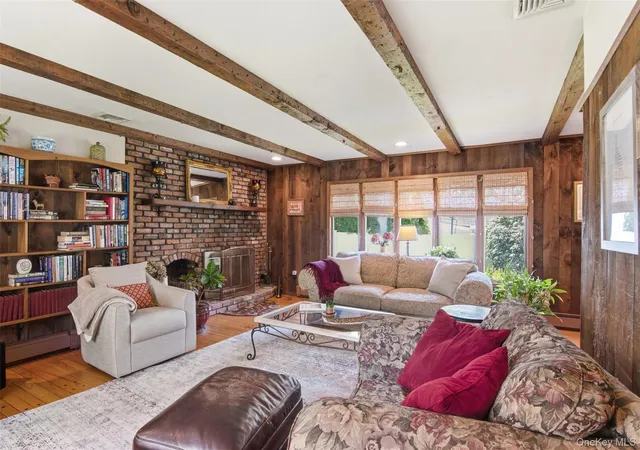 5th image of 28 King Arthurs Ct, Smithtown, NY 11780 | MLS# 999791