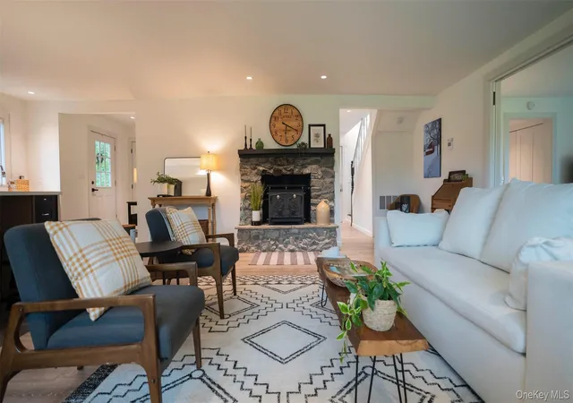 Photo 4 of Single family home for sale at 334 Lake Dr, Clinton, NY 12572 | MLS# 999816 | Listing updated on 2026-08-31