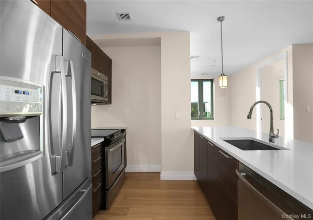 Photo 1 of Sale Pending at 701 Ridge Hl Blvd #11H, Yonkers, NY 10710 | MLS# 999822 | Listing updated on 2026-09-19