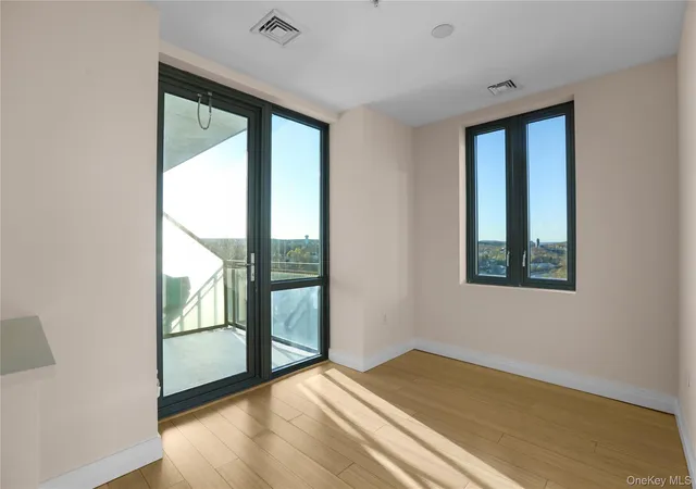 3rd image of 701 Ridge Hill Blvd #11H, Yonkers, NY 10710 | MLS# 999822