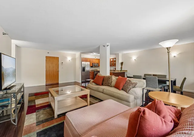 Homes for sale in White Plains, NY | 302 Church St #1C, White Plains, NY 10603 | MLS# 999824
