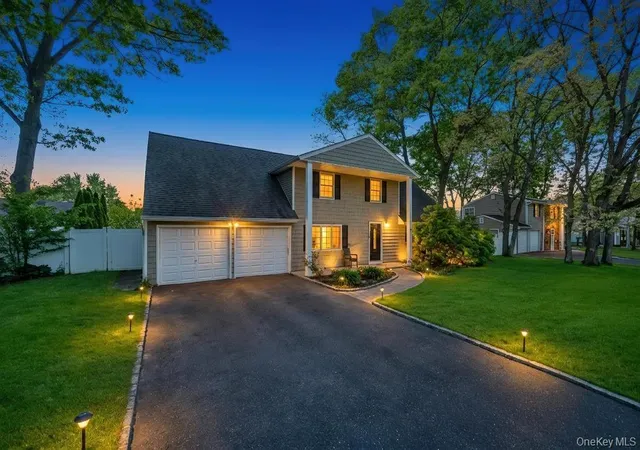 2nd image of 56 Hurtin St, Brookhaven, NY 11776 | MLS# 999875