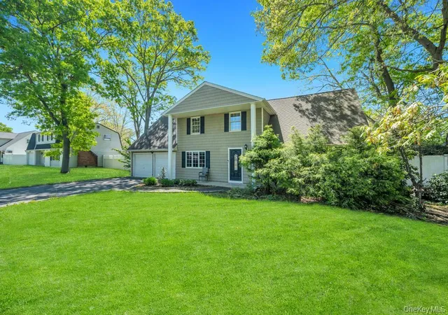 Photo 3 of Sale Pending at 56 Hurtin St, Brookhaven, NY 11776 | MLS# 999875 | Listing updated on 2026-08-18