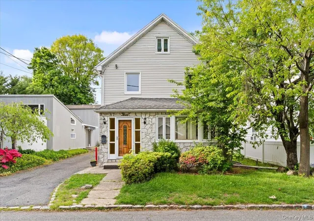1st image of 3 Franklin Rd, North Hempstead, NY 11024 | MLS# 999877