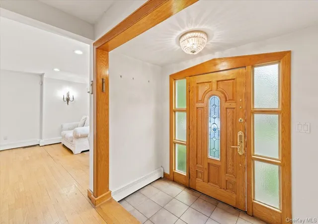 3rd image of 3 Franklin Rd, North Hempstead, NY 11024 | MLS# 999877