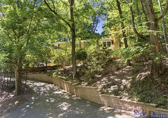 2nd image of 223 Old Post Rd, Port Jefferson, NY 11777 | MLS# 999888