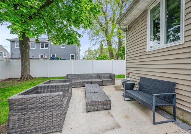 24th image of 448 Westminster Rd, Hempstead, NY 11516 | MLS# 999898