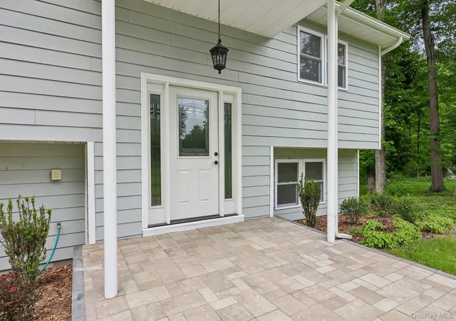 3rd image of 2853 Hedwig Dr, Yorktown Heights, NY 10598 | MLS# 999902