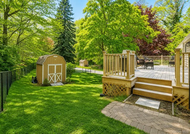 26th image of 11 Oakwood Dr, Wading River, NY 11792 | MLS# 999914