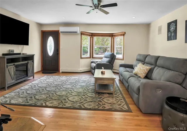 3rd image of 11 Oakwood Dr, Wading River, NY 11792 | MLS# 999914