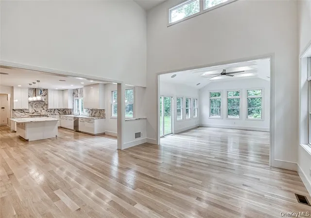 Photo 4 of Single family home for sale at 139 Old Cedar Swamp Rd, Oyster Bay, NY 11753 | MLS# 999921 | Listing updated on 2026-05-15